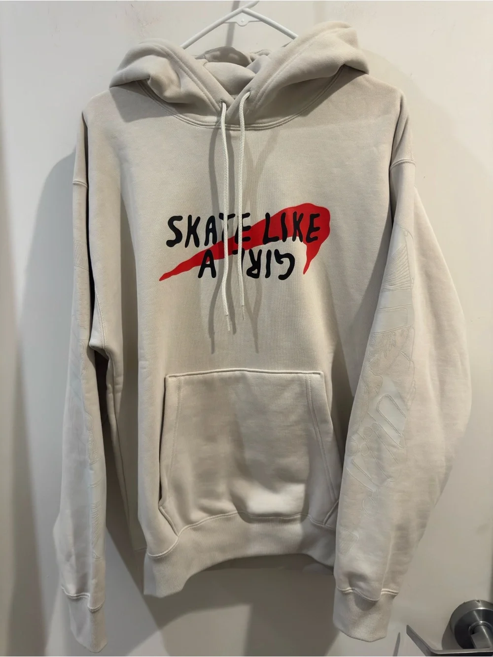NWT Nike SB Skate Like A Girl Hoodie Pullover Swoosh Sweatshirt Mens Size XS